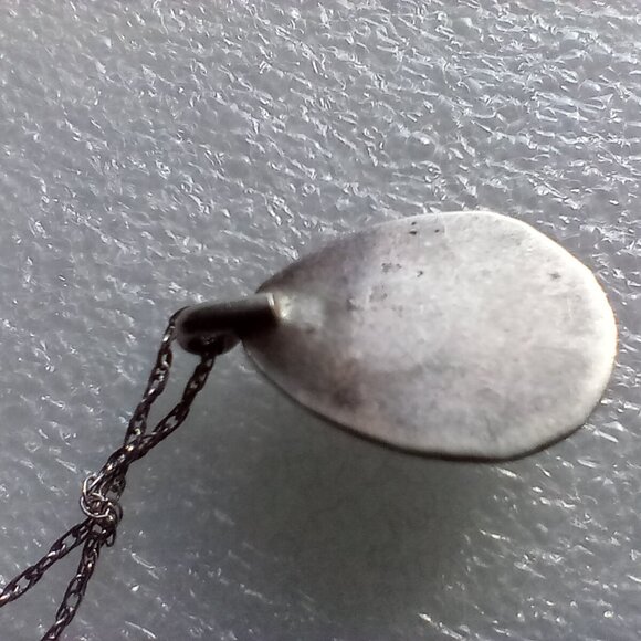 Vintage Native American Silver and Malachite? Bear Paw Pendant - Picture 2 of 4